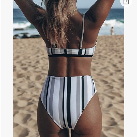 Cupshe swimsuit #76 - Picture 2 of 6